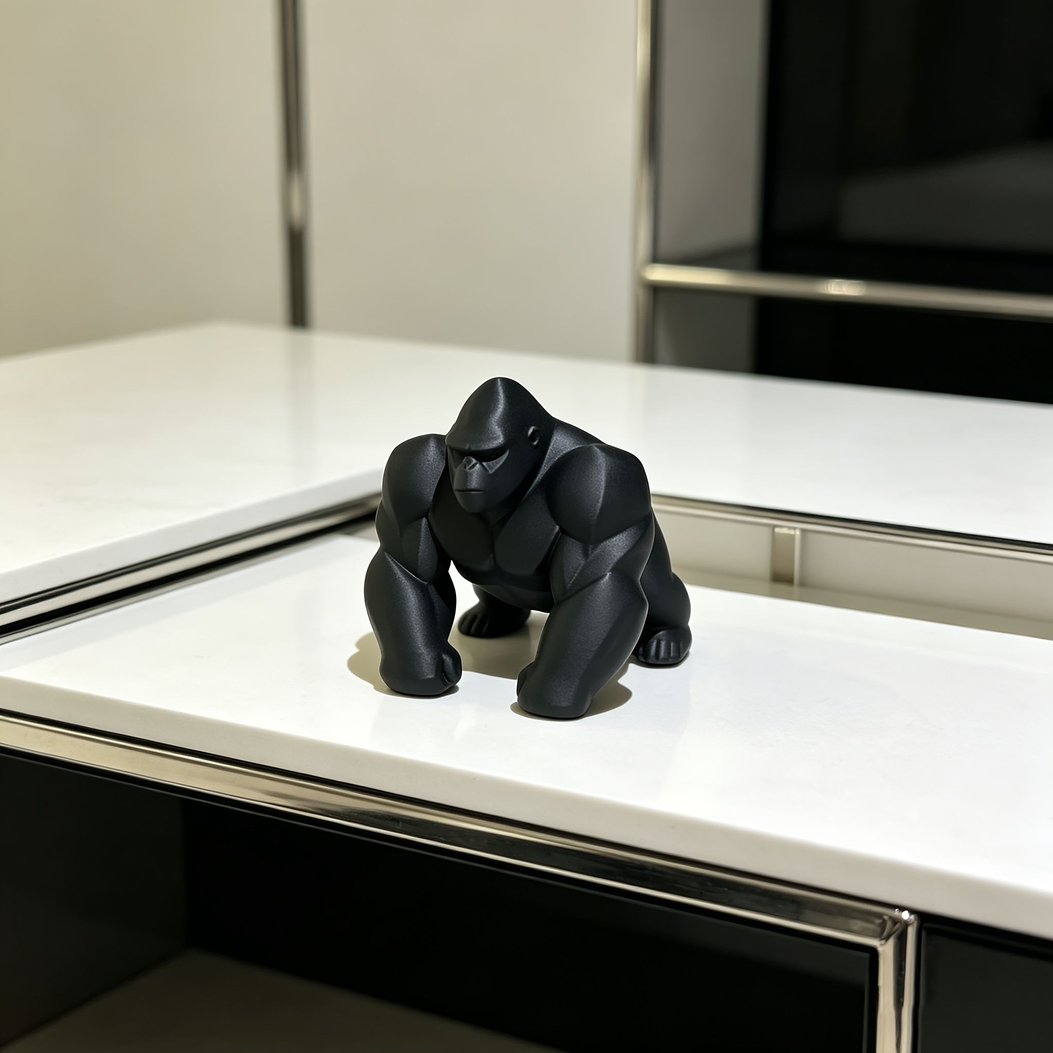 幾何学模様のゴリラフィギュア 3Dプリント ミニマリスト猿像 - Office Furniture Used のレビューと価格